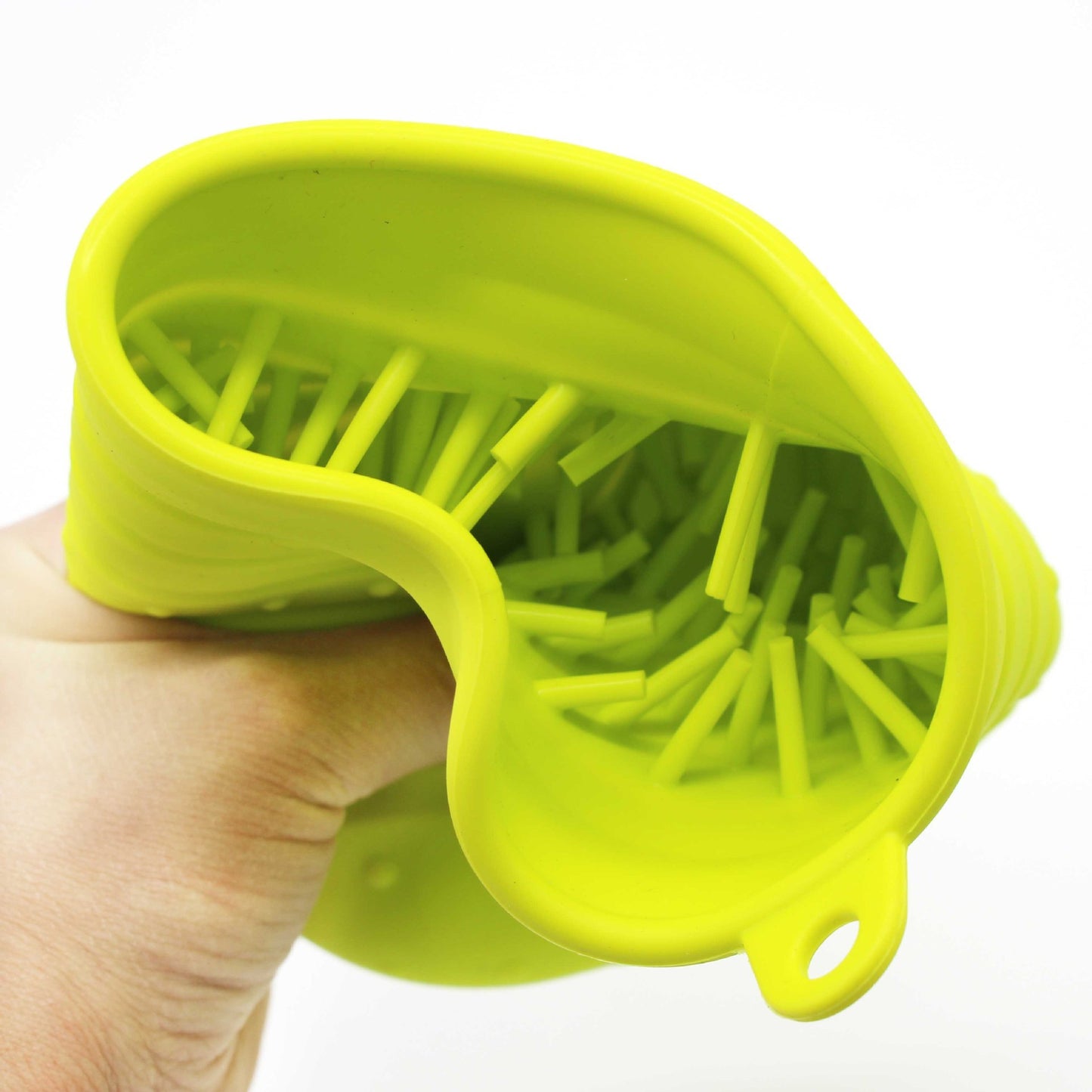 Portable Dog Paw Cleaner Cup – Gentle Silicone Brush for Shiba Inu & Small Breeds
