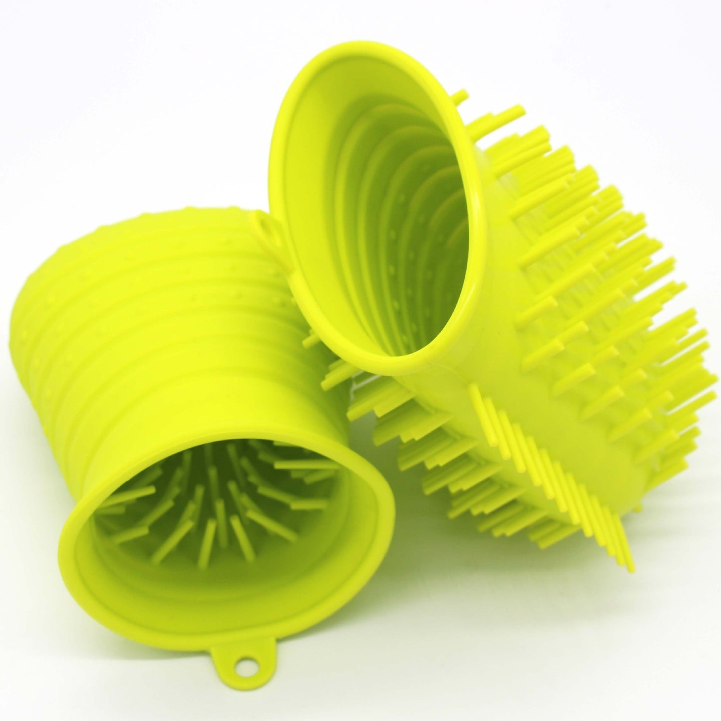 Portable Dog Paw Cleaner Cup – Gentle Silicone Brush for Shiba Inu & Small Breeds